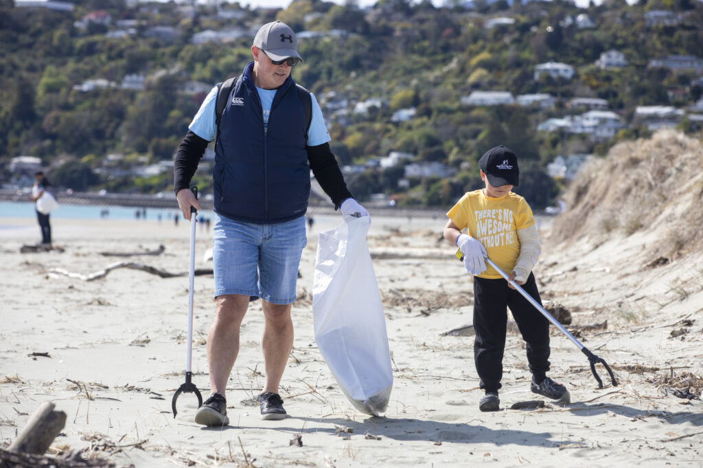 Picture by Tim Cuff 28 September 2024 - Tāhuna Beach Holiday Park clean-up at Tāhuna Beach, Nelson, New Zealand