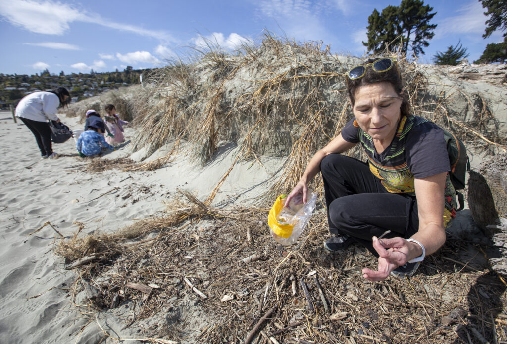 Picture by Tim Cuff 28 September 2024 - Tāhuna Beach Holiday Park clean-up at Tāhuna Beach, Nelson, New Zealand
