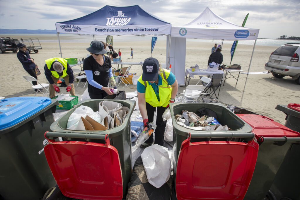 Picture by Tim Cuff 28 September 2024 - Tāhuna Beach Holiday Park clean-up at Tāhuna Beach, Nelson, New Zealand