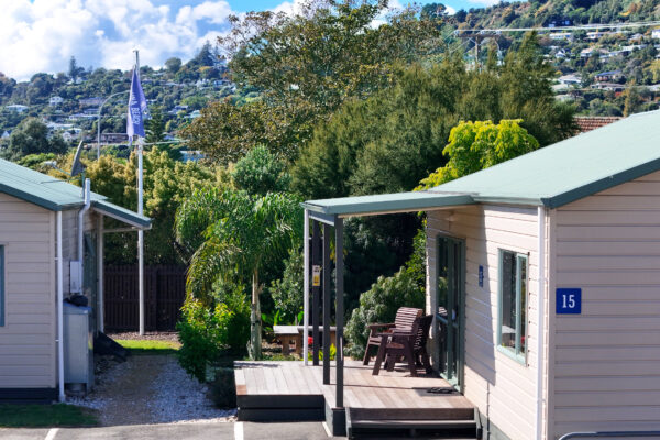 Apartment Motels at Tāhuna Beach Holiday Park