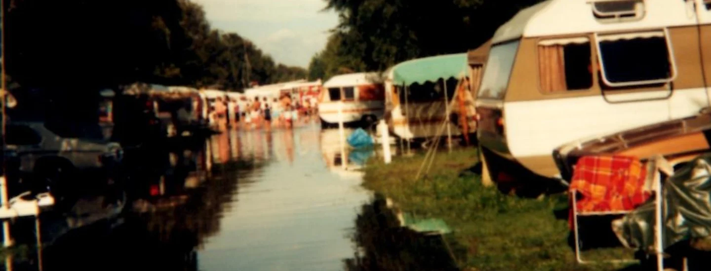 Flooding at Tāhuna Beach Holiday Park in 1986.