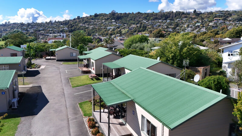 Apartment motels at Tahuna Beach Holiday Park