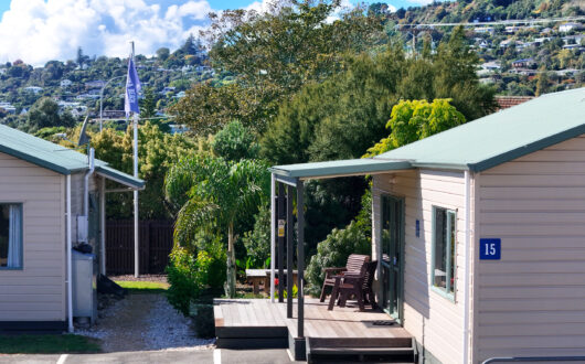Apartment Motel at Tāhuna Beach Holiday Park